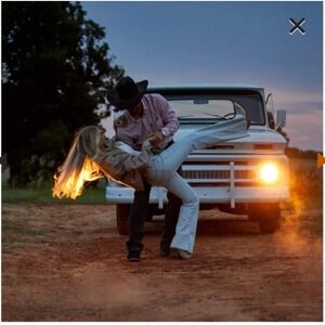 Ariat Women's Bradley Western Chelsea Boot Cloud White leather. Size 9B